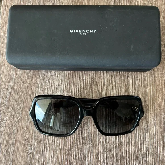 Givenchy Black Sunglasses - Picture 1 of 3